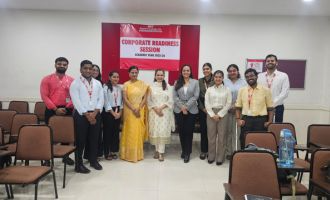 MET Alumna Guides HR Students on Corporate Expectations